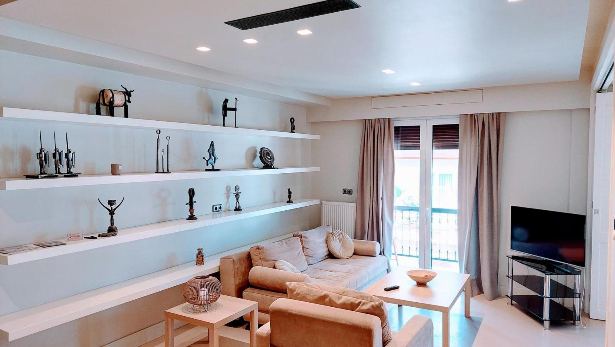 Luxurious Minimal Apartment In Acropolis Афины Экстерьер фото