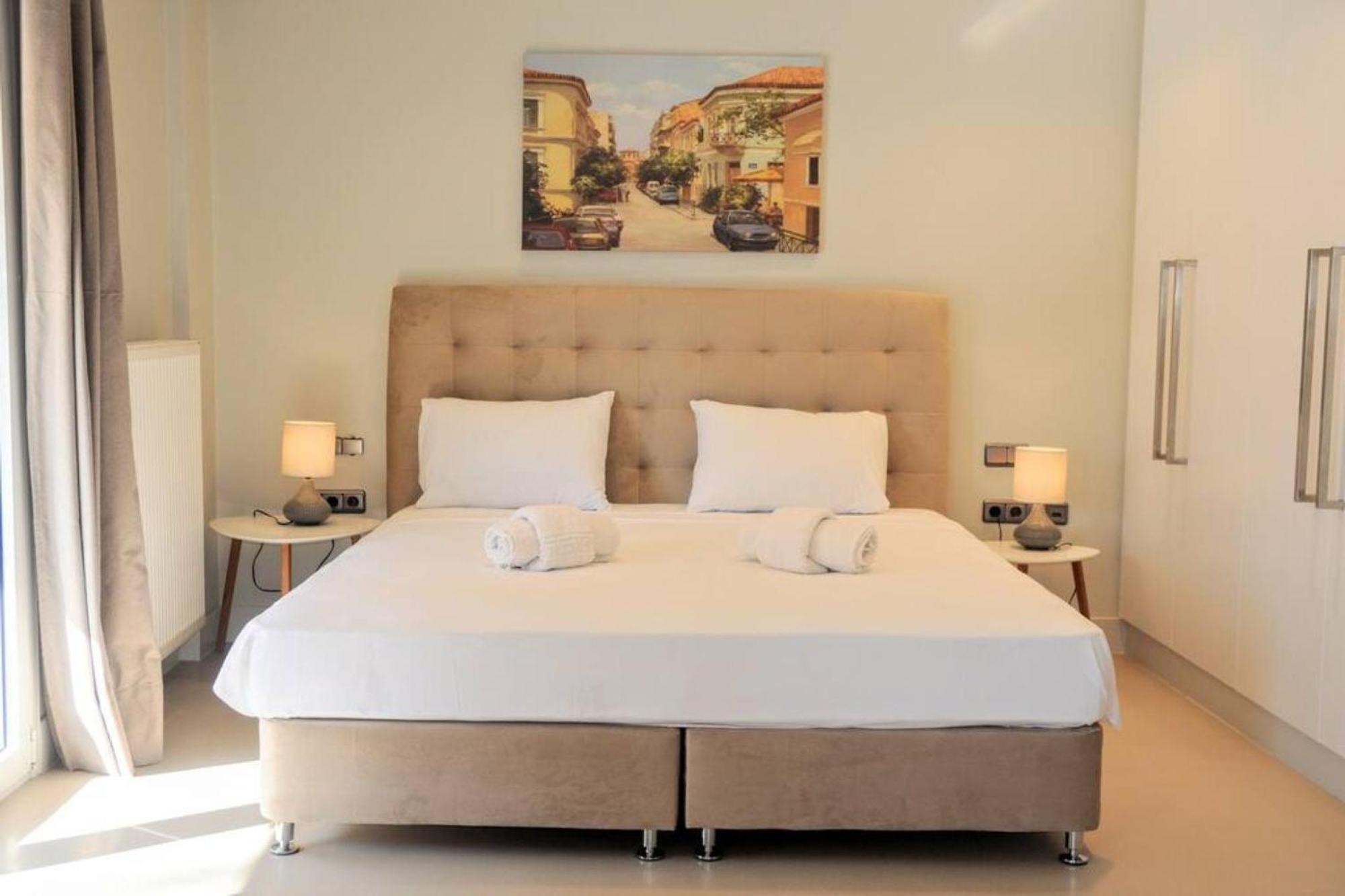 Luxurious Minimal Apartment In Acropolis Афины Экстерьер фото